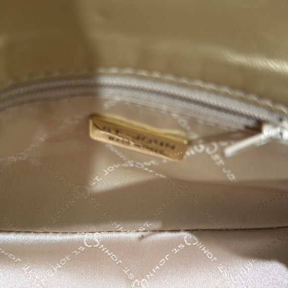 ST JOHN matching quilted signature purse and matching belt. Very classy. - Picture 5 of 7